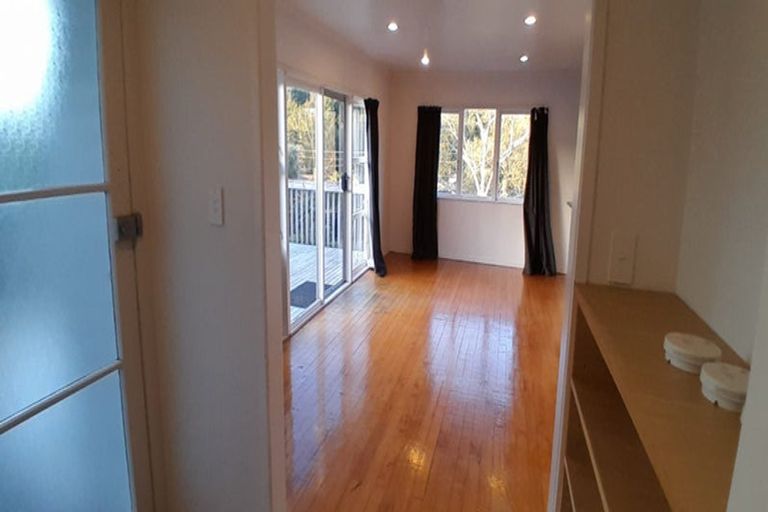 Photo of property in 13 Vandeleur Avenue, Birkdale, Auckland, 0626