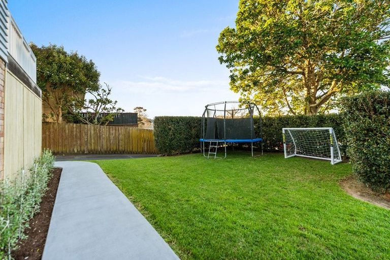 Photo of property in 1/58 Corunna Road, Milford, Auckland, 0620