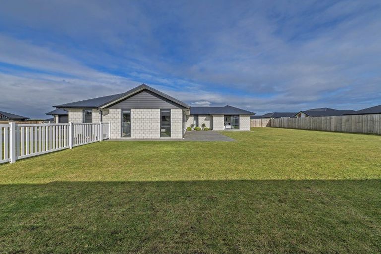 Photo of property in 10 Merino Crescent, Kirwee, 7571