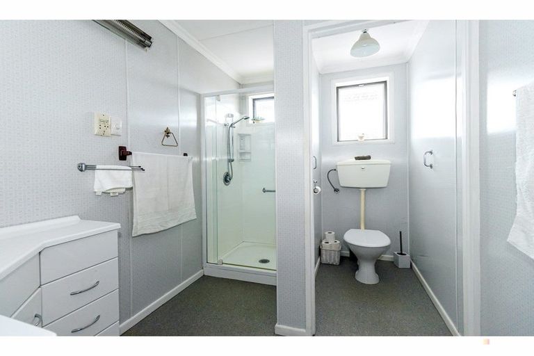 Photo of property in 5-5a Rugby Street, Waimate, 7924