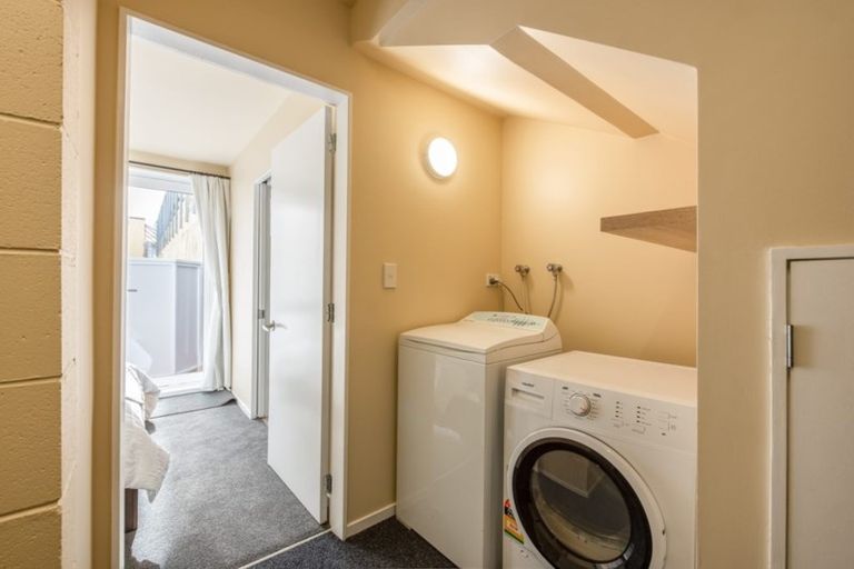 Photo of property in Pirie Street Townhouses, 20/35 Pirie Street, Mount Victoria, Wellington, 6011