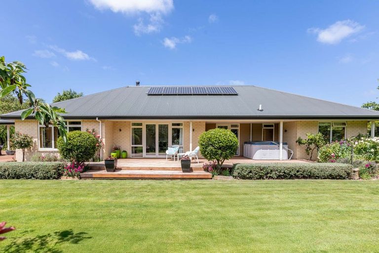 Photo of property in 11 Bridge Street, Southbridge, 7602