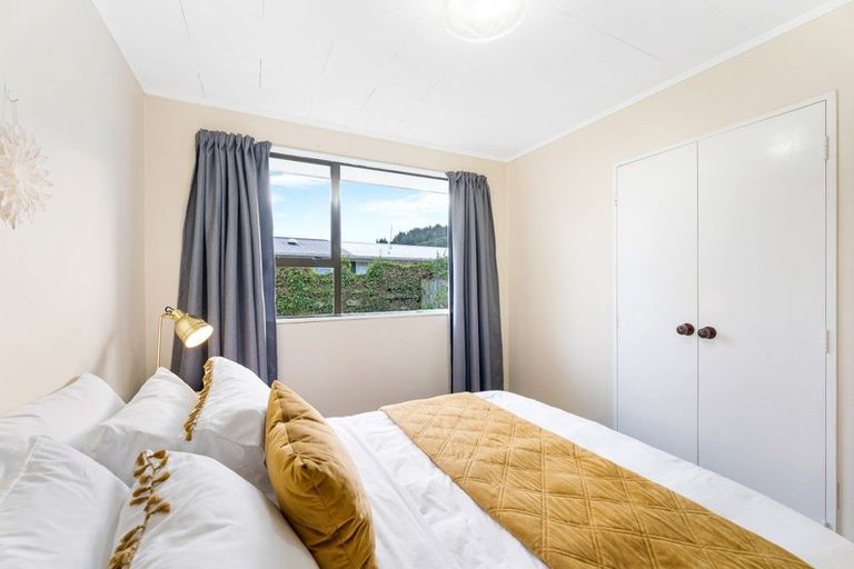 Photo of property in 14b Crystal Grove, Birchville, Upper Hutt, 5018