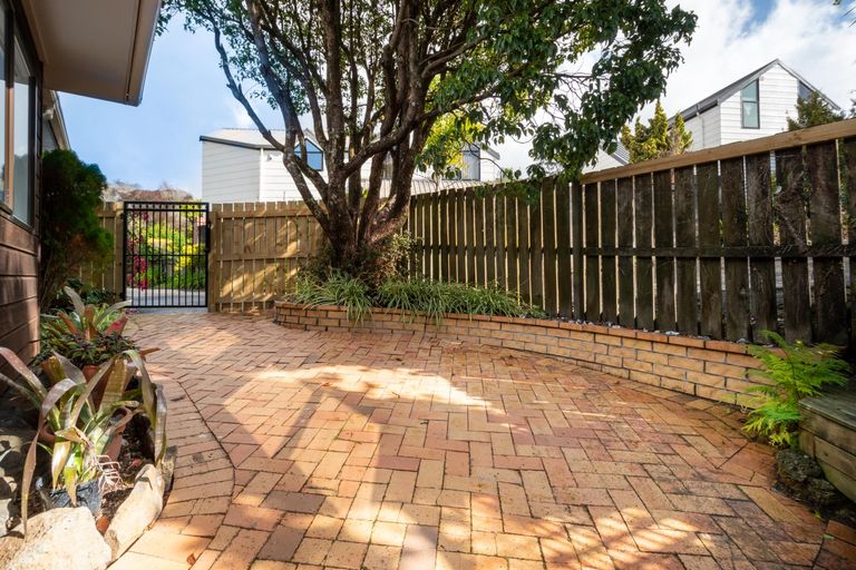 Photo of property in 1/7 Juneau Place, Glendene, Auckland, 0602