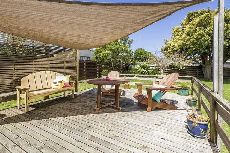 Photo of property in 26 Zita Maria Drive, Massey, Auckland, 0614