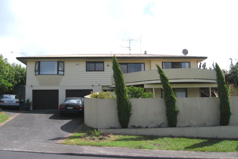 Photo of property in 2/22 Sailfish Drive, West Harbour, Auckland, 0618