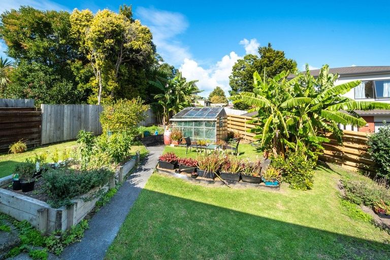 Photo of property in 3 Dallow Place, Henderson, Auckland, 0612