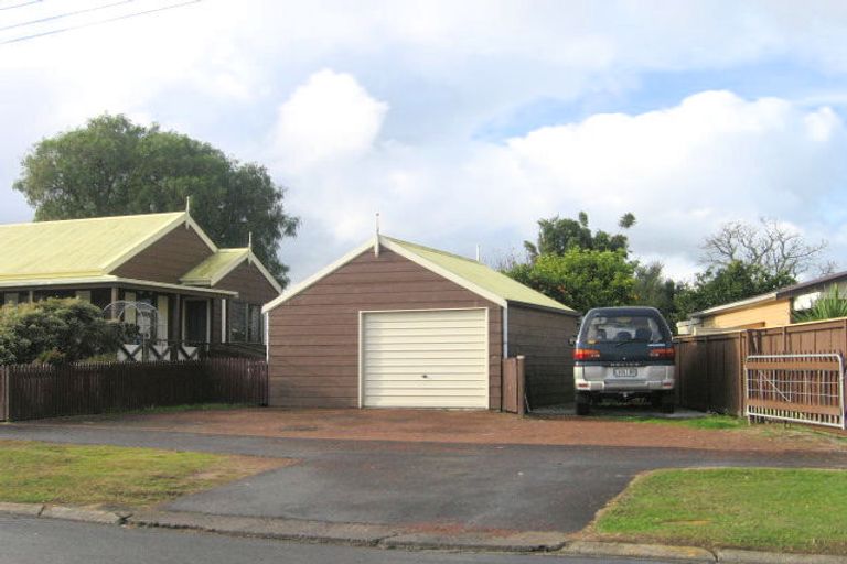 Photo of property in 15 Prisk Street, Melville, Hamilton, 3206