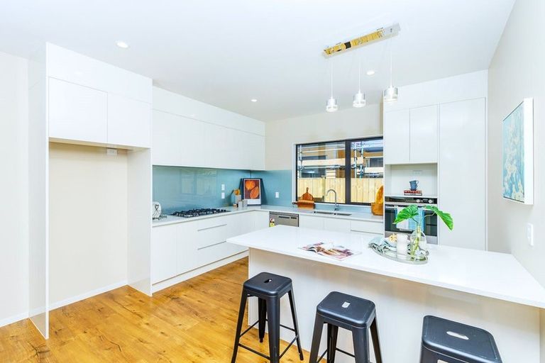 Photo of property in 4 Konoba Avenue, Kumeu, 0810