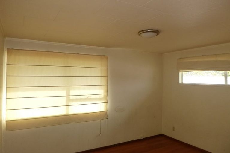 Photo of property in 66 Reynella Drive, Massey, Auckland, 0614