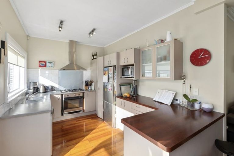 Photo of property in 25 Elizabeth Street, Petone, Lower Hutt, 5012