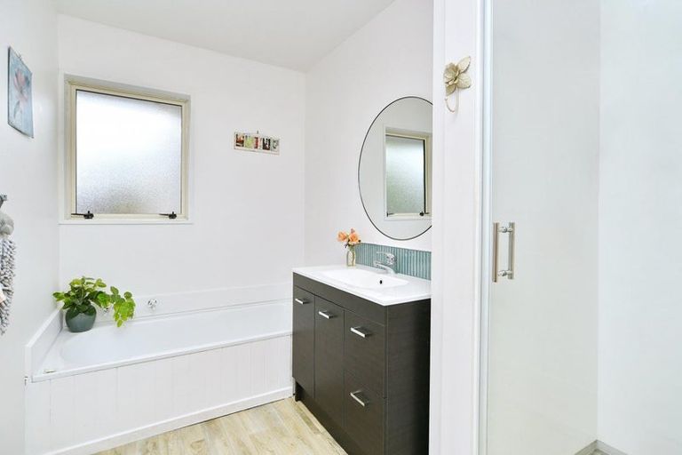 Photo of property in 2/43 Kedleston Drive, Avonhead, Christchurch, 8042