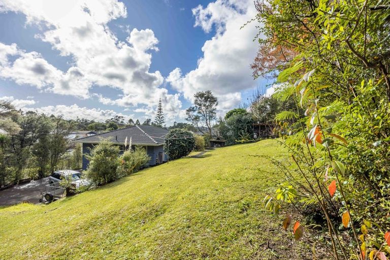 Photo of property in 38 Staincross Street, Green Bay, Auckland, 0604