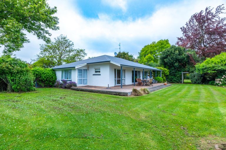 Photo of property in 74 School Road, Pleasant Valley, Geraldine, 7991