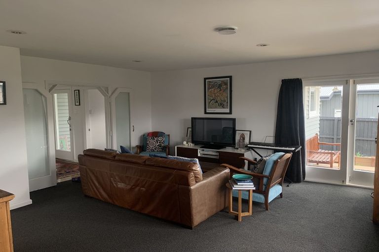 Photo of property in 2/7 Leonard Place, Saint Martins, Christchurch, 8022