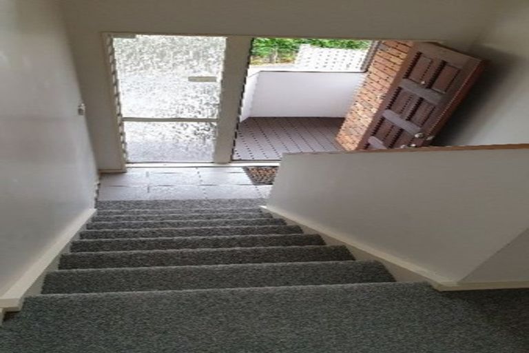 Photo of property in 2/7 Delamare Court, Sunnynook, Auckland, 0632