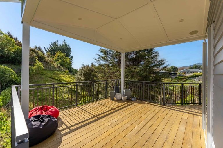 Photo of property in 9 Lamont Place, Waikanae, 5036