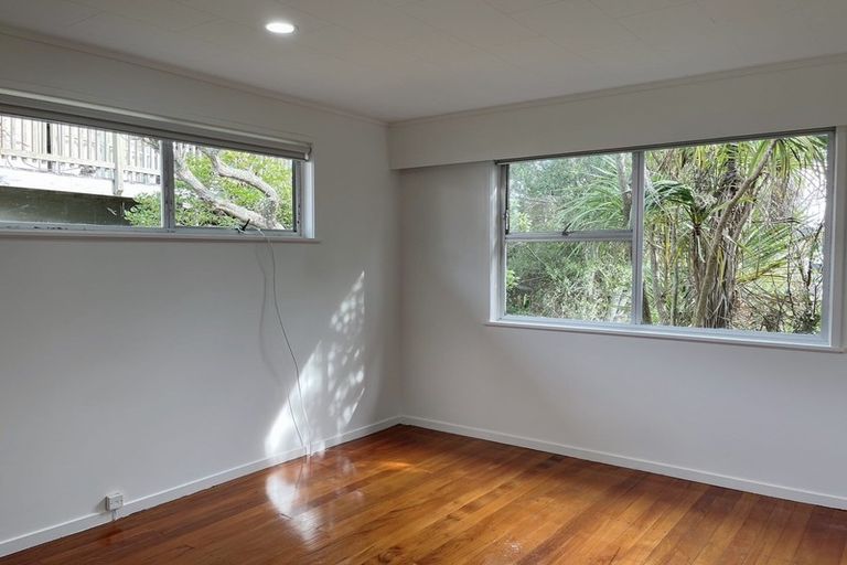 Photo of property in 1/17 Powrie Street, Glenfield, Auckland, 0629