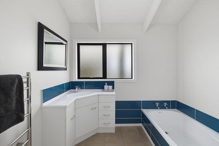 Photo of property in 49 James Cook Street, Havelock North, 4130