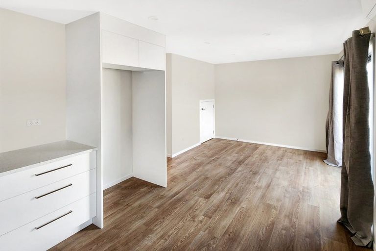 Photo of property in 4/12 Mana Avenue, Titahi Bay, Porirua, 5022