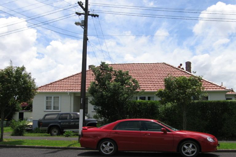 Photo of property in 11 Saxon Street, Waterview, Auckland, 1026