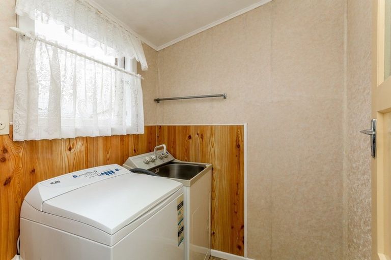 Photo of property in 2 Taunton Place, Lynmouth, New Plymouth, 4310