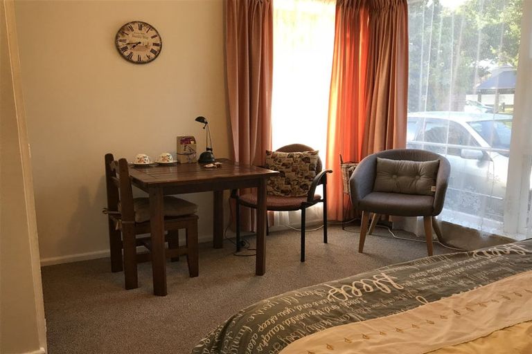 Photo of property in 1/271 Memorial Avenue, Burnside, Christchurch, 8053