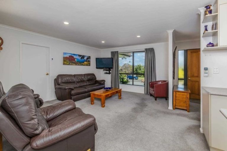 Photo of property in 8 Edkins Road, Kerikeri, 0230