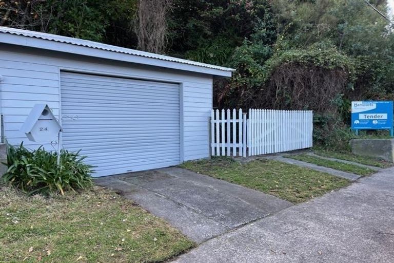 Photo of property in 22-24 Bledisloe Crescent, Wainuiomata, Lower Hutt, 5014