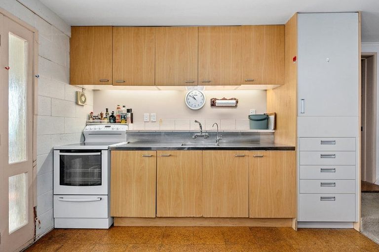 Photo of property in 315 Glenfield Road, Glenfield, Auckland, 0629