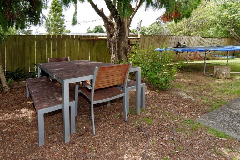 Photo of property in 19 Konini Road, Titirangi, Auckland, 0604