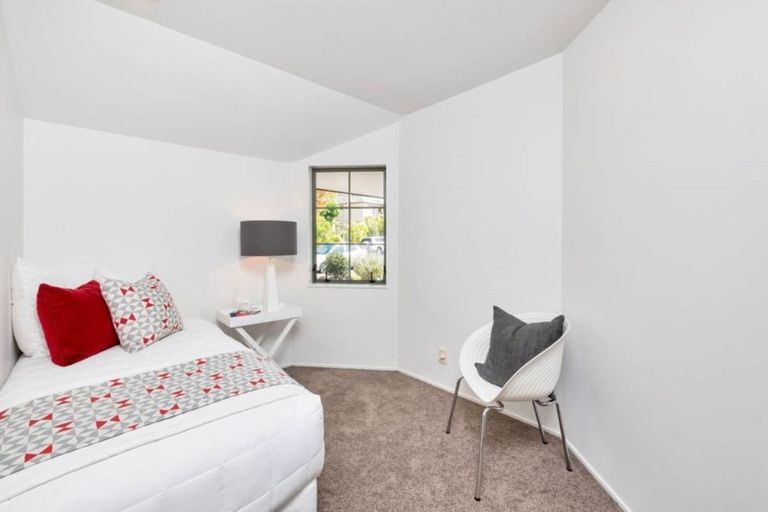 Photo of property in 20 Bushlands Park Drive, Albany, Auckland, 0632