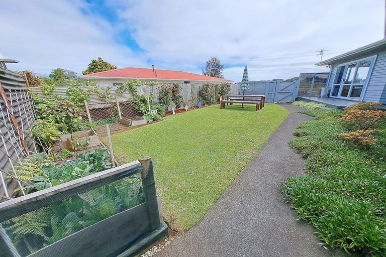 Photo of property in 191 Omata Road, Blagdon, New Plymouth, 4310