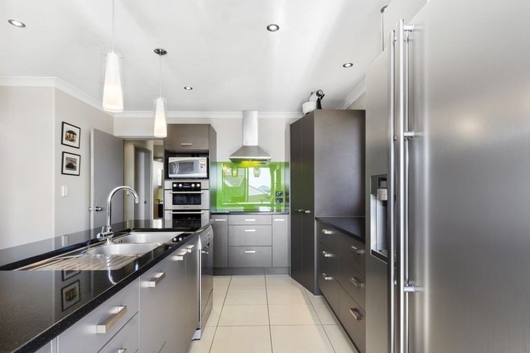 Photo of property in 45 Discovery Avenue, Welcome Bay, Tauranga, 3112