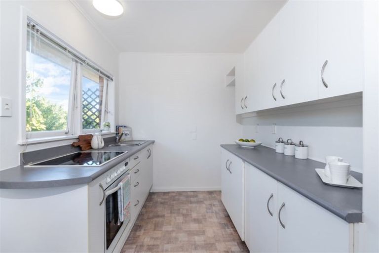 Photo of property in 2/7 Napoleon Avenue, Milford, Auckland, 0620