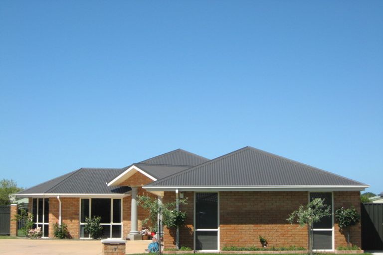 Photo of property in 7 Coolspring Way, Redwood, Christchurch, 8051