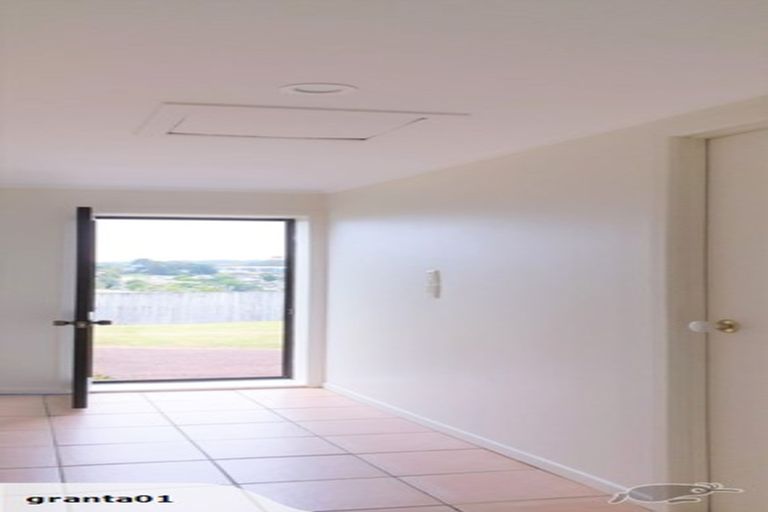 Photo of property in 34 Knights Road, Rothesay Bay, Auckland, 0630