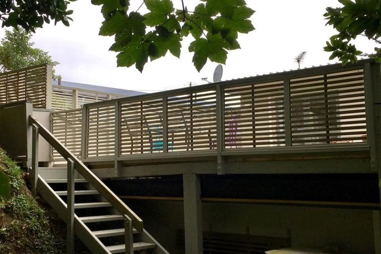 Photo of property in 15 Goddard Grove, Churton Park, Wellington, 6037