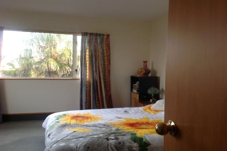 Photo of property in 68a Memorial Avenue, Ilam, Christchurch, 8053