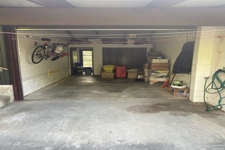 Photo of property in 2/39 Miltonia Avenue, Te Atatu South, Auckland, 0610