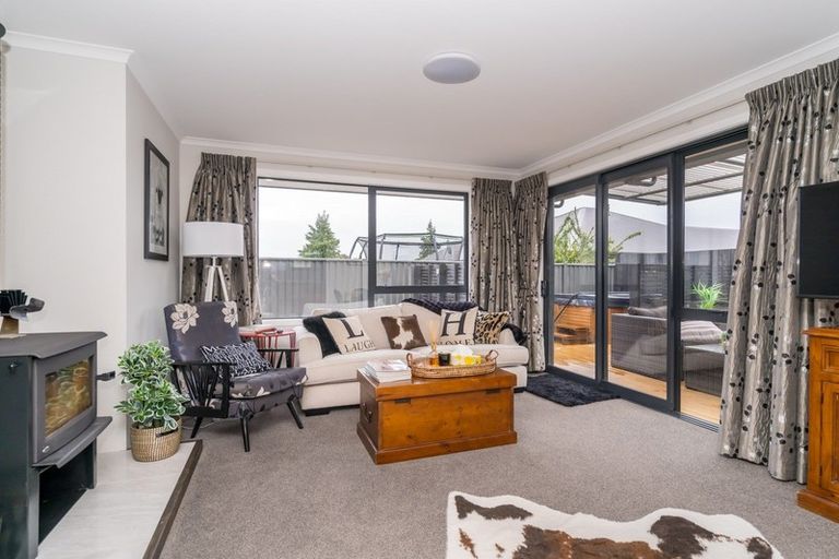 Photo of property in 13 Smiley Place, Mosgiel, 9024