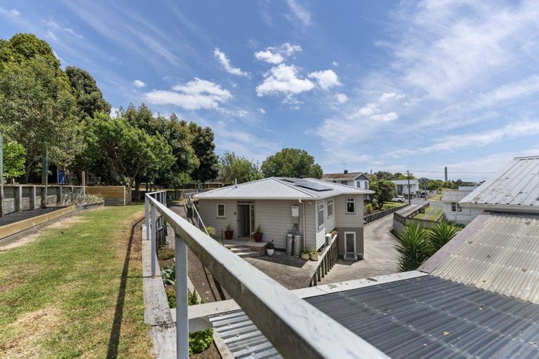 Photo of property in 4a Clerke Place, Marfell, New Plymouth, 4310