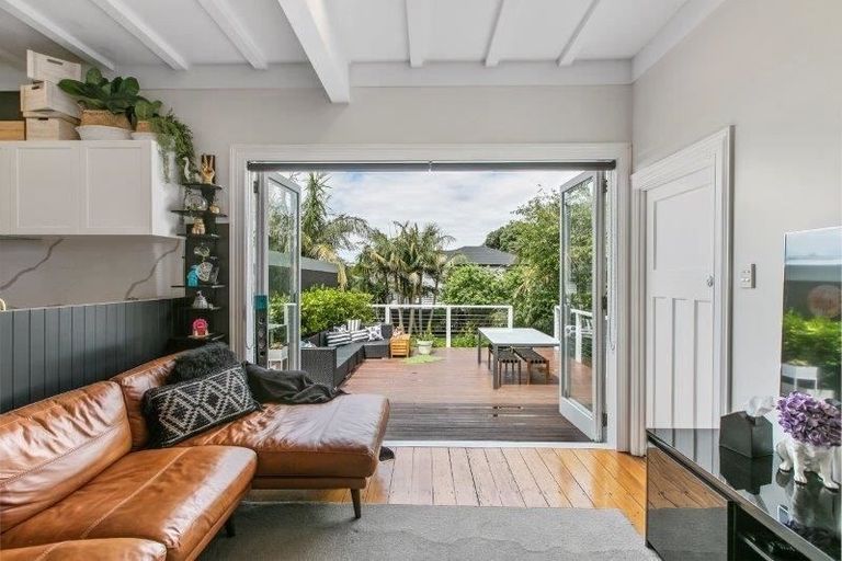 Photo of property in 10 Lambeth Road, Mount Eden, Auckland, 1041