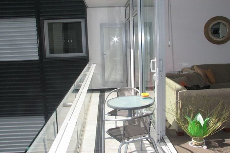 Photo of property in Montreaux Apartments, 4k/164 The Terrace, Wellington Central, Wellington, 6011