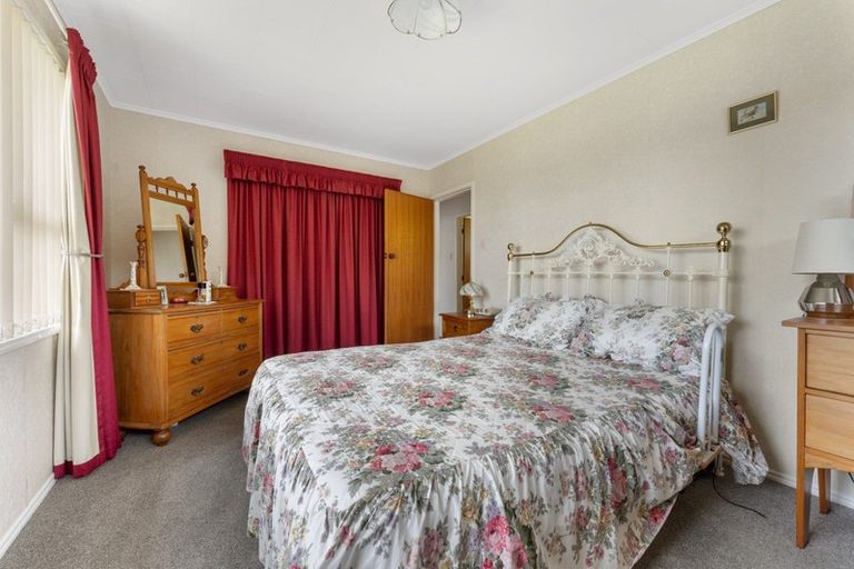 Photo of property in 21 Ambury Place, Merrilands, New Plymouth, 4312