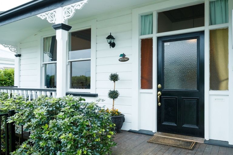 Photo of property in 11 Limbrick Street, Terrace End, Palmerston North, 4410