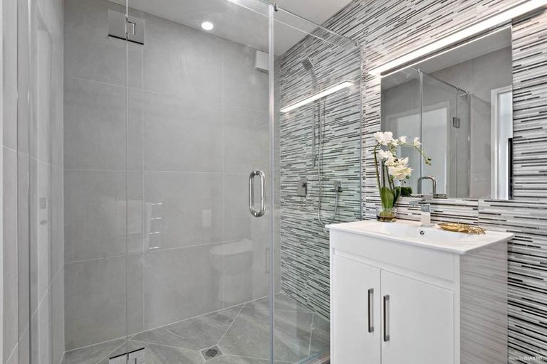 Photo of property in 4c Amerce Place, Highland Park, Auckland, 2010