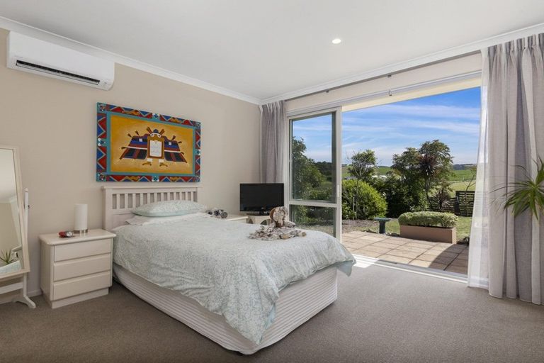 Photo of property in 5 Laly Haddon Place, Matakana, Warkworth, 0985