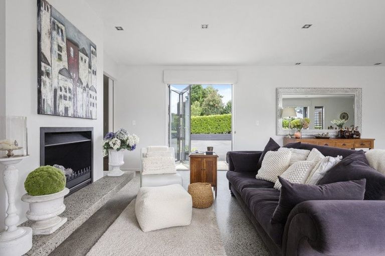 Photo of property in 14 Millbrook Drive, Waiuku, 2683