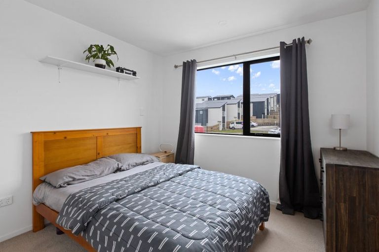 Photo of property in 20a Putiputi Way, Papakura, 2110